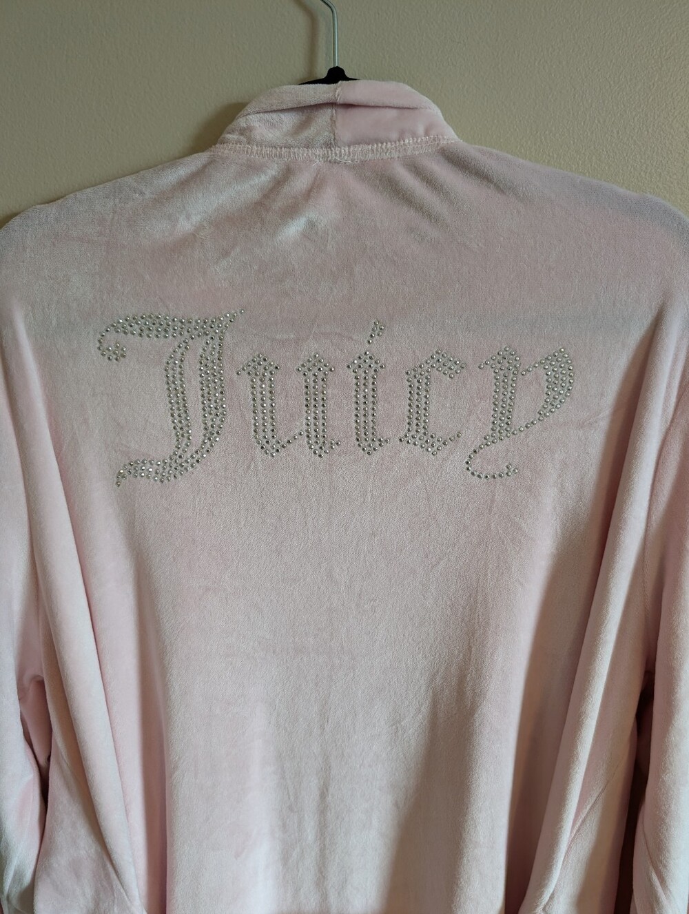Juicy Couture Light Pink Robe with Rhinestone Logo On Front & Back - Picture 3 of 8